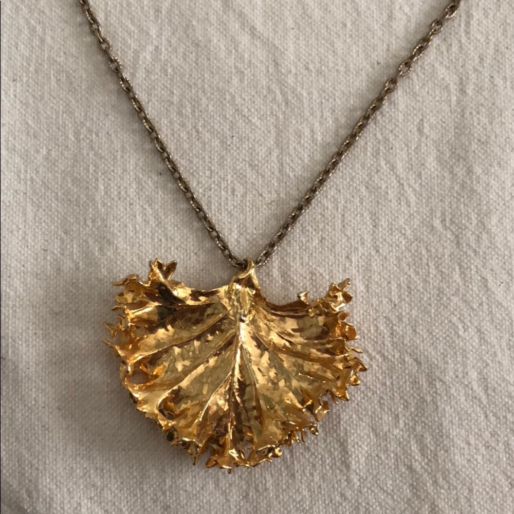 Vintage Gold leaf necklace ❤️